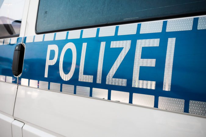 Nemecká polícia vykonala rozsiahle razie v súvislosti s nenávistnými prejavmi na internete