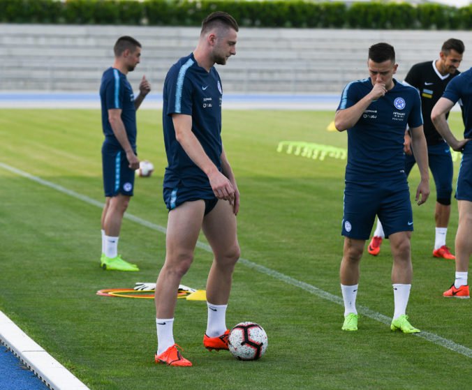 Slováci nastúpia proti Jordánsku s viacerými mladými hráčmi bez Hamšíka, kapitánom bude Hrošovský Slováci nastúpia proti Jordánsku s viacerými mladými hráčmi bez Hamšíka, kapitánom bude Hrošovský