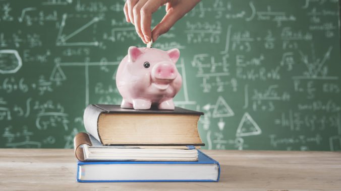 Krajiny bez finančnej kultúry stagnujú, varuje Nadácia Slovenskej sporiteľne, ktorá prichádza s unikátnym programom finančného vzdelávania pre školy