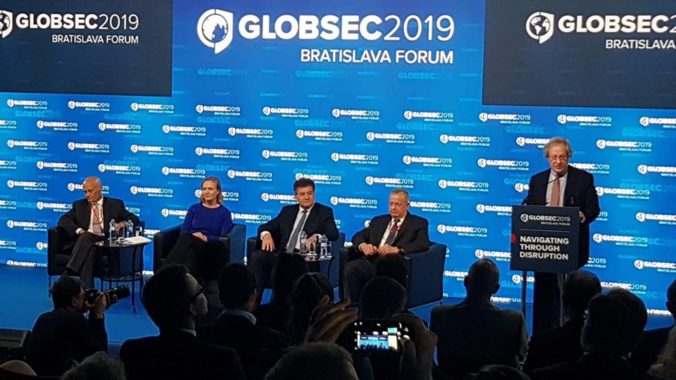 Svet sa od roku 2018 nestal istejší, konštatoval minister Lajčák v príhovore na konferencii Globsec