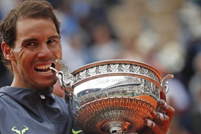 Foto: Nadal 12. triumfom na Roland Garros prepísal históriu, vo finále mu Thiem zobral iba set