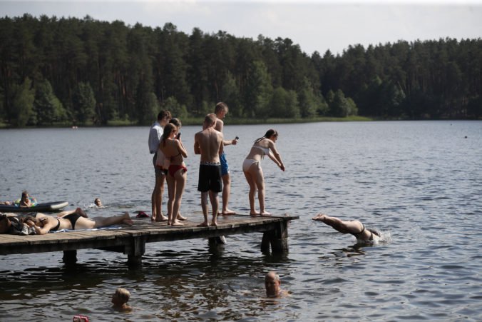 Litvu sužujú rekordné horúčavy, pri pokuse o schladenie sa prišlo o život niekoľko ľudí