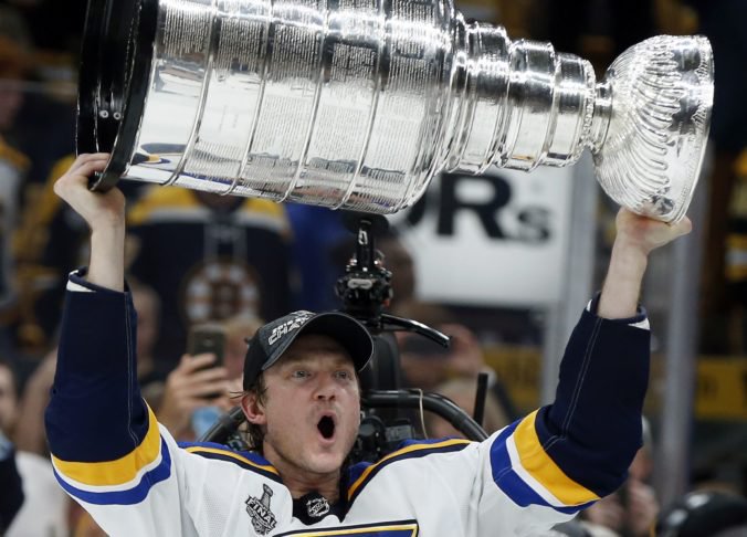 Triple Gold Cup sa po finále NHL rozrástol, ziskom Stanley Cupu „vstúpil“ Bouwmeester