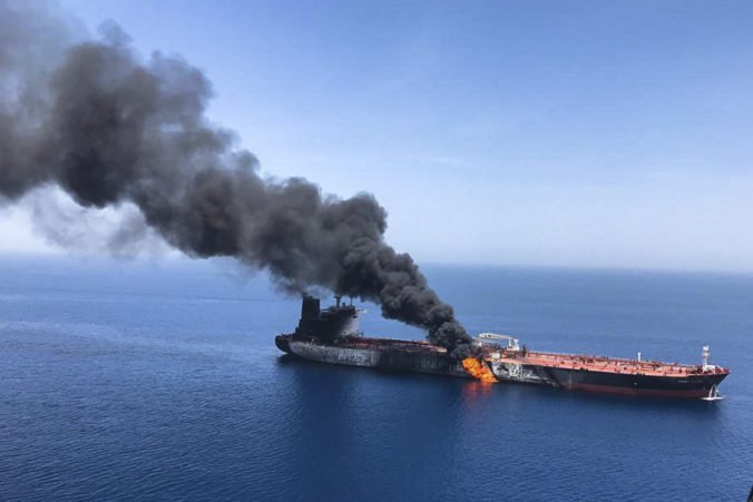 Šéf Arabskej ligy vyzval Irán na zdržanlivosť, konflikt s USA sa rozhorel po útoku na tankery