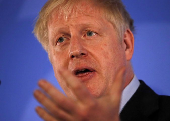 Borisa Johnsona podporil v boji o post lídra konzervatívcov aj bývalý rival Matt Hancock