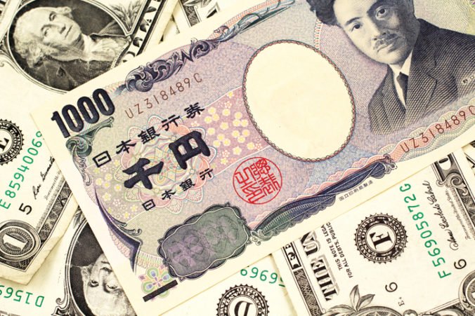 Dolár posilnil oproti japonskému jenu, ale klesol voči euru