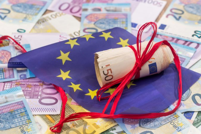 Európska únia vyzvala 19 krajín, aby navrhli plán financovania rozpočtu eurozóny