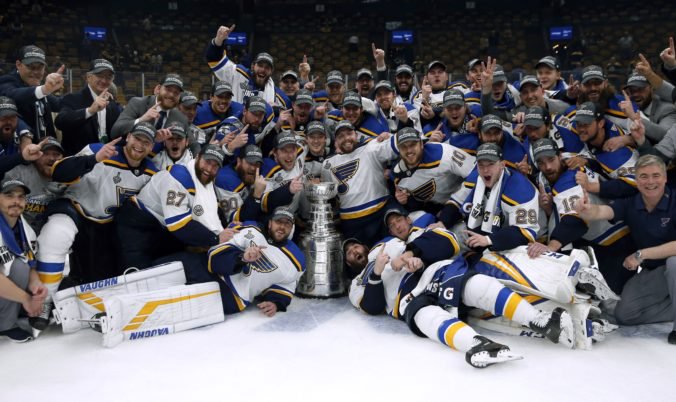 Základnú časť budúcej sezóny NHL otvorí súboj ostatných víťazov Stanleyho pohára