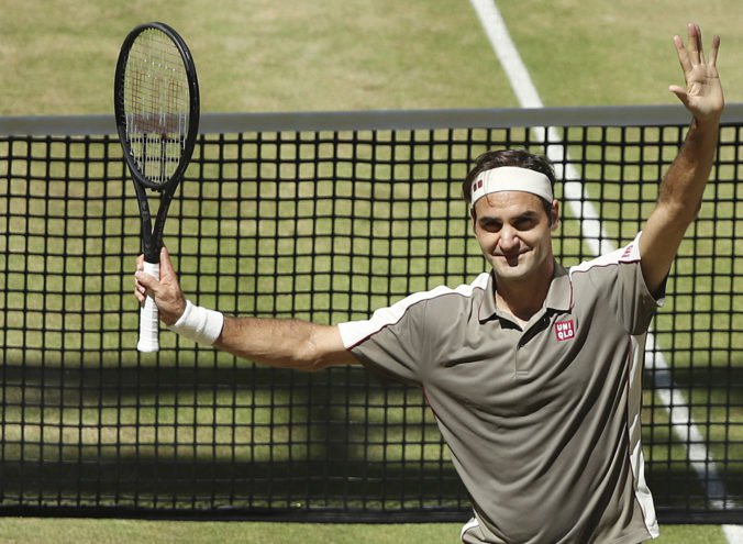 Video: Fenomenálny Federer prekonal sám seba, v Halle získal už desať titulov