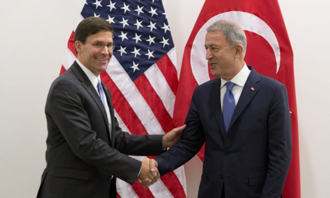 Americký minister obrany varoval Turecko pred sankciami, ak kúpi ruský systém S-400