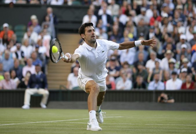 Wawrinka na Wimbledone skončil, Djokovič hladko postúpil do tretieho kola a Anderson vypálil 24 es