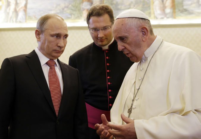 Putina vo Vatikáne prijme pápež František, stretne sa aj s talianskymi predstaviteľmi