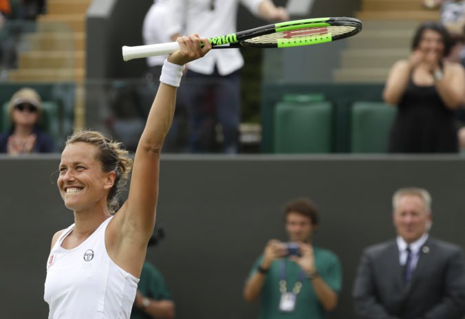 Strýcová vyradila štvrtú nasadenú Bertensovú, Nadal a Federer kráčajú Wimbledonom ďalej