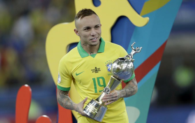 Brazíliu priviedol k veľkej trofeji po 12 rokoch Neymarov náhradník, stal sa najlepším strelcom