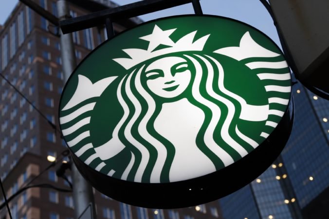 Starbucks sa rozhodol pre zásadnú zmenu, prestane predávať tlačené vydania novín
