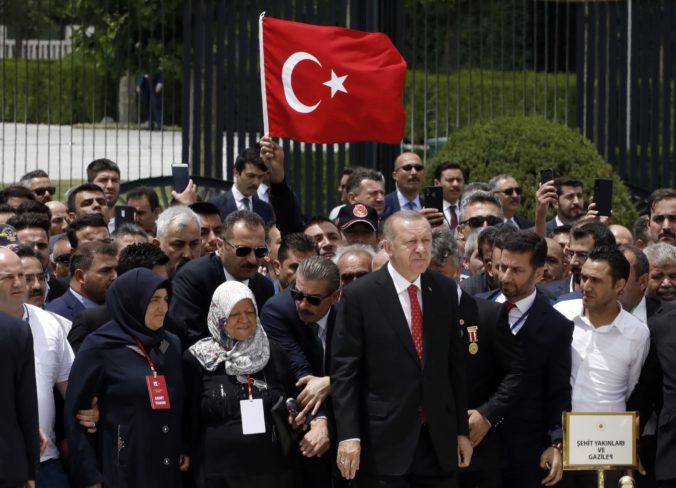 Turecko prešlo od pokusu o vojenský puč zmenami, ktoré ovplyvnili najmä vzťahy s Európskou úniou