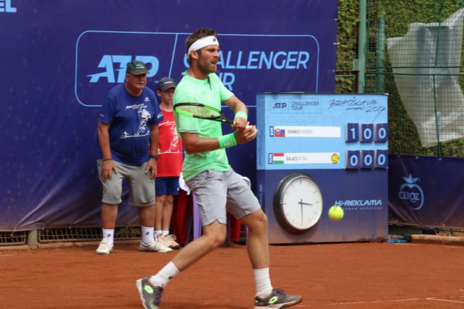 Gombos si poradil s Rakúšanom Neuchristom a na challengeri v Gatineau postúpil do štvrťfinále