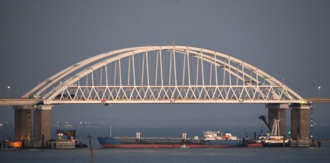 Ukrajina zadržala ruský tanker, ktorý sa mal podieľať na operácii v Kerčskom prielive