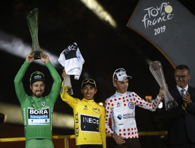 Video+foto: Sagan prekonal Zabela, na pódiu v Paríži si obliekol rekordný siedmy zelený dres