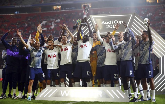 Video: Tottenham vo finále Audi Cupu zdolal Bayern, Real uspel v prestrelke proti Fenerbahce
