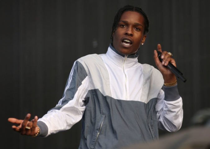 Sudca dočasne prepustil rappera ASAP Rockyho a povolil mu opustiť územie Švédska