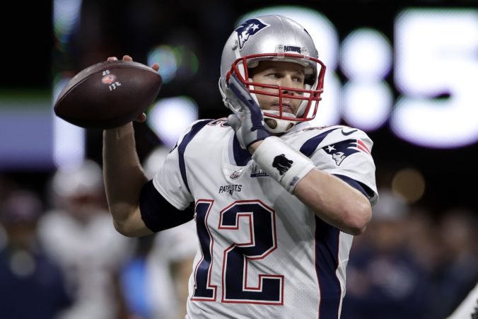 Hviezdny Tom Brady ešte nekončí, v drese New England Patriots by mal odohrať ďalšie tri sezóny