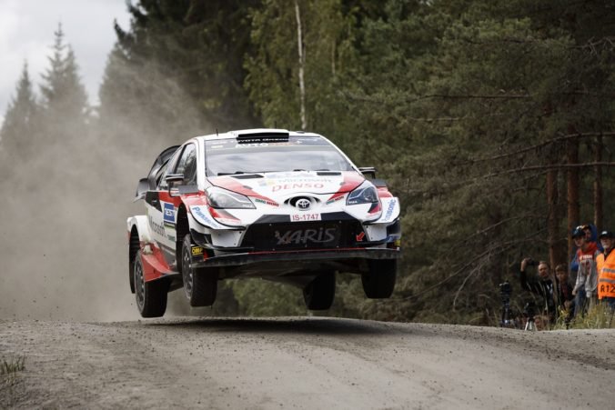 Video: Tänak sa stal víťazom Rely Fínska, úradujúci majster sveta Ogier skončil piaty