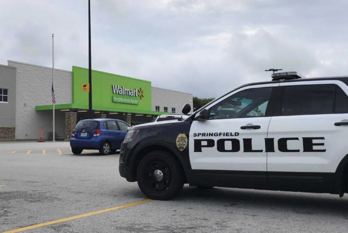Video: Mladík vyvolal v Springfielde paniku, do obchodu vošiel ozbrojený a v nepriestrelnej veste