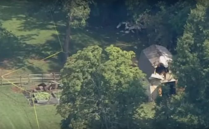 Video: Pri Philadelphii sa zrútilo lietadlo len tri minúty po vzlete, zahynuli rodičia s dcérou
