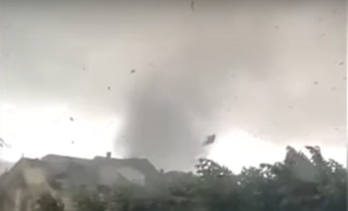 Video: Tornádo v Luxembursku vážne zranilo ľudí a zničilo desiatky domov aj áut