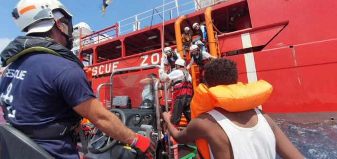 Loď Ocean Viking požiadala o povolenie na zakotvenie, migrantov nechcú vrátiť do Afriky