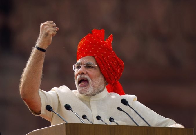 Premiér Módí chce prinavrátiť Kašmíru niekdajšiu slávu, Chán postup Indie skritizoval