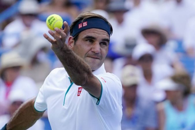 Federer prekvapujúco končí na turnaji v Cincinnati, Djokovič postúpil do štvrťfinále