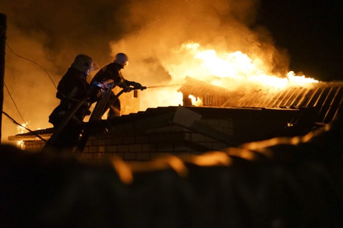 Hotel v Odese pohltili plamene, požiar si vyžiadal niekoľko obetí aj zranených