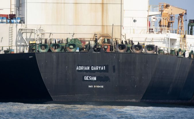 Video: Zadržaný supertanker Adrian Darya 1 vyplával do medzinárodných vôd