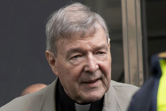 Kardinálovi Pellovi odvolanie nepomohlo, súd potvrdil šesťročný trest za zneužívanie detí