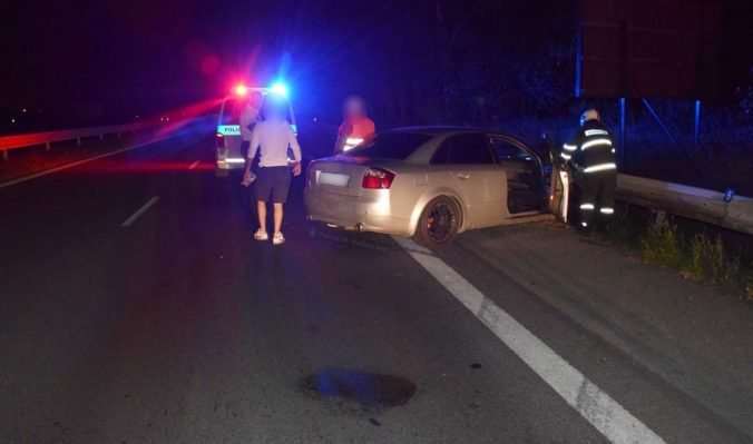 Foto: Tackajúca sa žena spôsobila dve nehody na R2, po zrážke so Škodou sa ťažko zranila