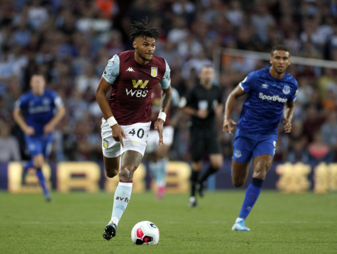 Video: Nováčik Premier League dosiahol premiérové víťazstvo, Aston Villa triumfoval nad Evertonom