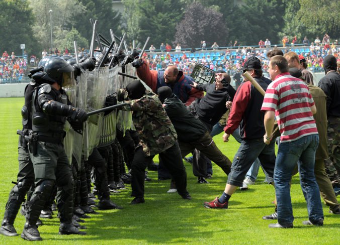 Policajti priblížia svoju prácu verejnosti, predvedú zásah proti výtržníkom aj zlaňovanie z výšky