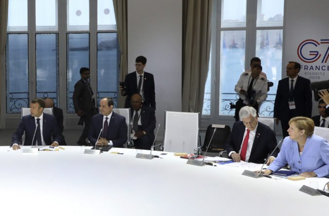 Trump mal naplánovanú účasť na stretnutí lídrov G7 o klíme, jeho stolička však ostala prázdna