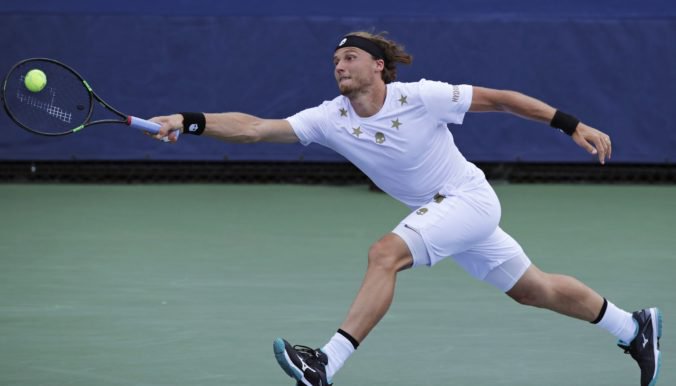 Video: Kovalík opäť neprešiel cez prvé kolo grandslamu, na US Open nestačil na Bedeneho Video: Kovalík opäť neprešiel cez prvé kolo grandslamu, na US Open nestačil na Bedeneho