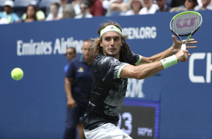 Video: Nasadený Tsitsipas neprešiel cez prvé kolo US Open, rozhodcu označil za čudáka