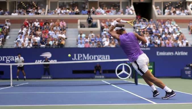 Video: Nadal dosiahol 60. víťazstvo na US Open, kontroverzný Kyrgios skončil na rakete Rubľova