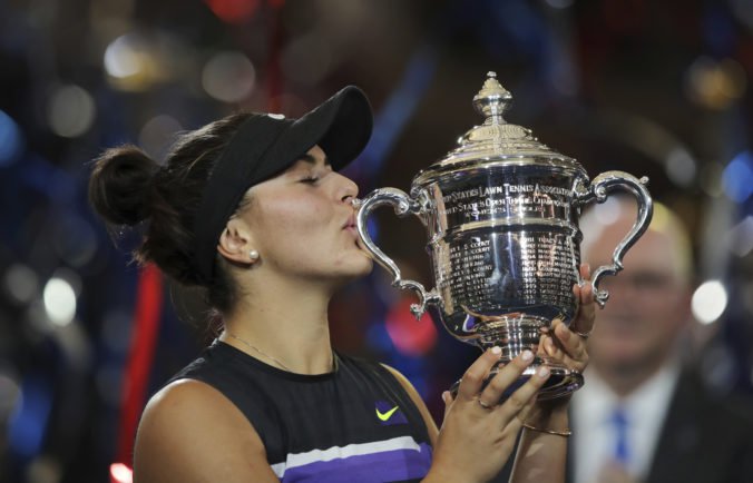 Video: Súboj generácií na US Open ovládla tínedžerka Andreescová, vo finále zdolala legendu Williamsovú