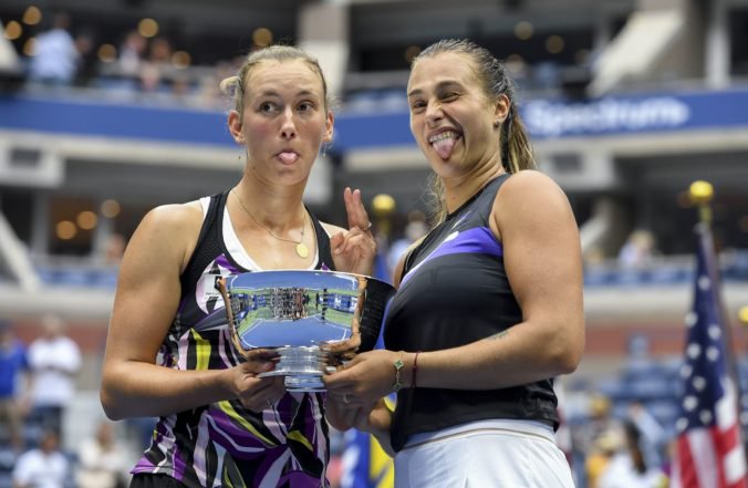 Video: Mertensová a Sobolenková uspeli vo finále US Open a získali svoj prvý spoločný grandslamový titul