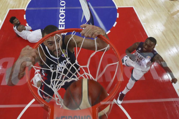 Francúzsko sa postaralo o veľké prekvapenie, USA končia už vo štvrťfinále MS v basketbale