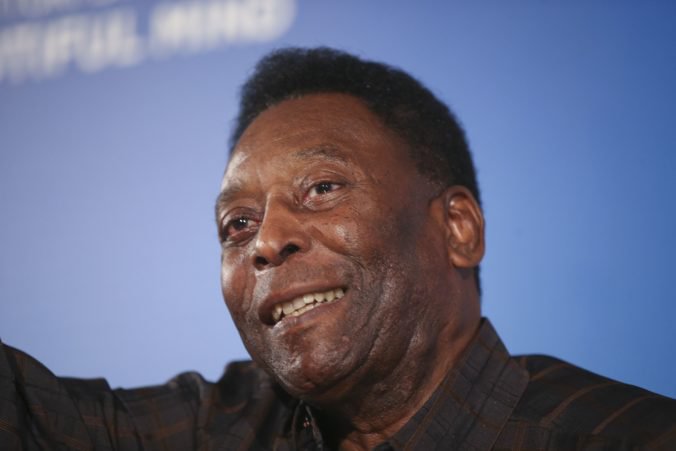 Pred 25 rokmi bol na Slovensku legendárny Pelé. Všade ma vítal dobrosrdečný dav ľudí, spomína