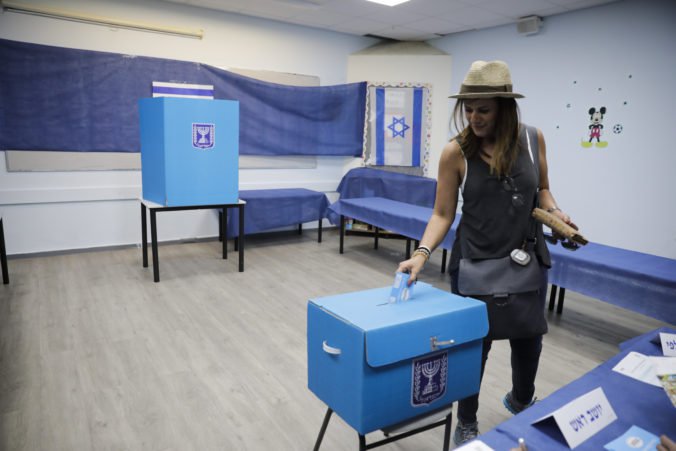 Parlamentné voľby v Izraeli priniesli pat, momentálne neexistuje žiadna predstaviteľná koalícia