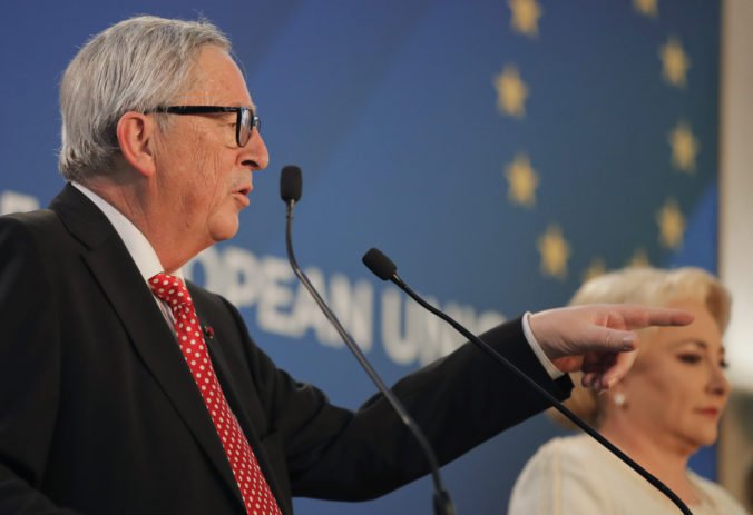 Kontroly na írskej hranici budú podľa Junckera nevyhnutné, ak Británia opustí EÚ bez dohody