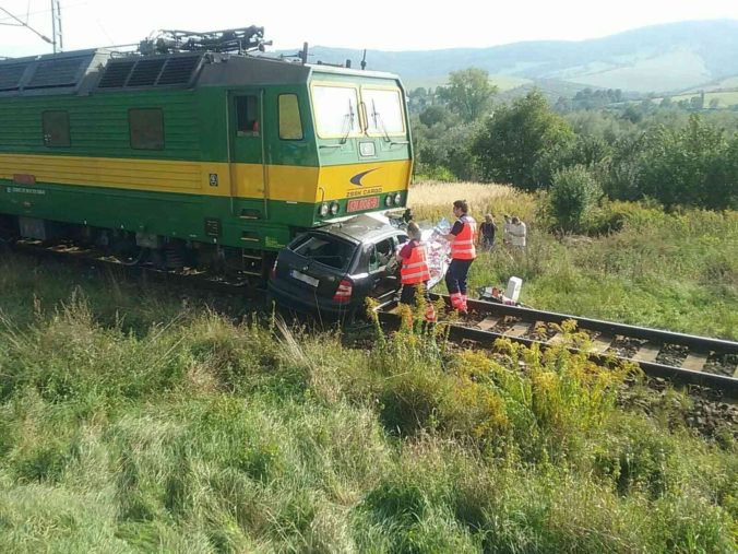 Priecestie v Rožkovanoch bolo v čase tragickej havárie plne funkčné, tvrdia železnice